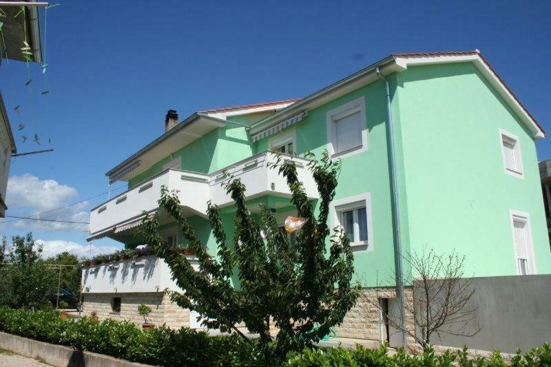 Lucija Apartments Vrh  المظهر الخارجي الصورة